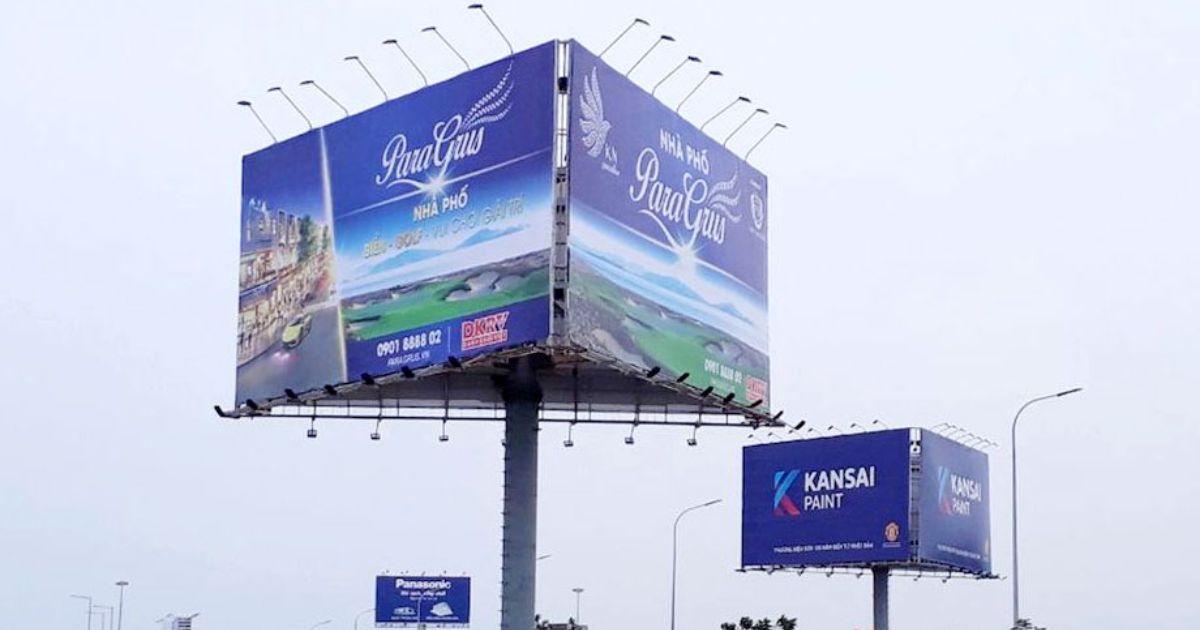 Dịch Vụ In Ấn Và Thi Công Backdrop Uy Tín, Chuyên Nghiệp Tại HCM Backdrop là một phần không thể thiếu trong các sự kiện, hội nghị, lễ cưới, hay các chiến dịch quảng cáo. Với vai trò là phông nền chính, backdrop không chỉ giúp tạo điểm nhấn mà còn truyền tải thông điệp, giá trị của sự kiện hoặc thương hiệu đến người tham dự. Chính vì vậy, việc thi công backdrop đòi hỏi sự chuyên nghiệp, sáng tạo và tỉ mỉ trong từng chi tiết. Tại Thế Giới Backdrop, chúng tôi tự hào là đơn vị thi công backdrop uy tín, mang đến những sản phẩm chất lượng cao, đáp ứng mọi nhu cầu của khách hàng. Trong bài viết này, chúng tôi sẽ cùng bạn khám phá các loại backdrop phổ biến, quy trình thi công, các vật liệu thường dùng và địa chỉ thi công, làm backdrop uy tín giá rẻ hiện nay.