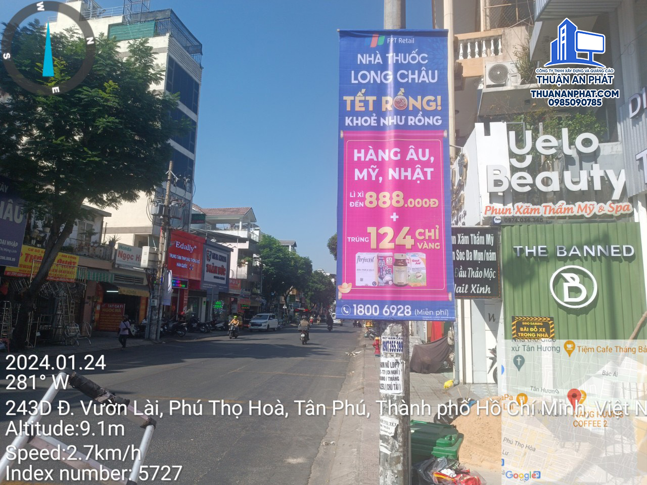 Để đạt được hiệu quả mong đợi thì bạn băng rôn cần được lựa chọn treo băng rôn ở những nơi có tầm nhìn tốt, không bị che lấp bởi các vật cản như: – Khu vực có hệ thống đèn xanh đèn đỏ – Những vị trí có nhiều người qua lại như: trung tâm thương mại, trường học, bệnh viện, công viên vui chơi & giải trí. – Tại những tuyến đường đông dân cư và khách du lịch – Tại những địa điểm được phép treo băng rôn theo quy định của địa phương