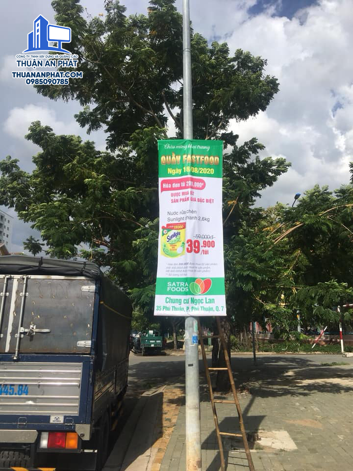 Cũng như nhiều hình thức quảng cáo khác, treo băng rôn, cờ phướn cũng có những ưu – nhược điểm song hành. Các doanh nghiệp cần nắm được để có thể triển khai được hiệu quả nhất loại hình quảng cáo này.